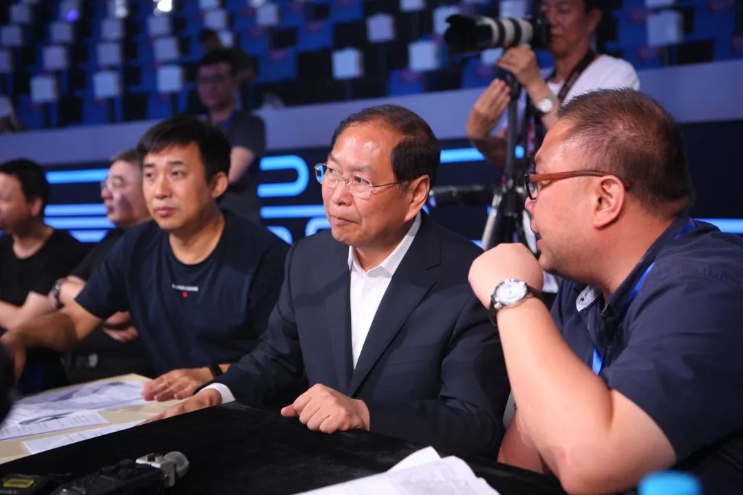 开云电竞-夏洛特黄蜂发布备战花絮，集结日遗憾出局，社区盾任务艰巨，训练强度明显提升的简单介绍