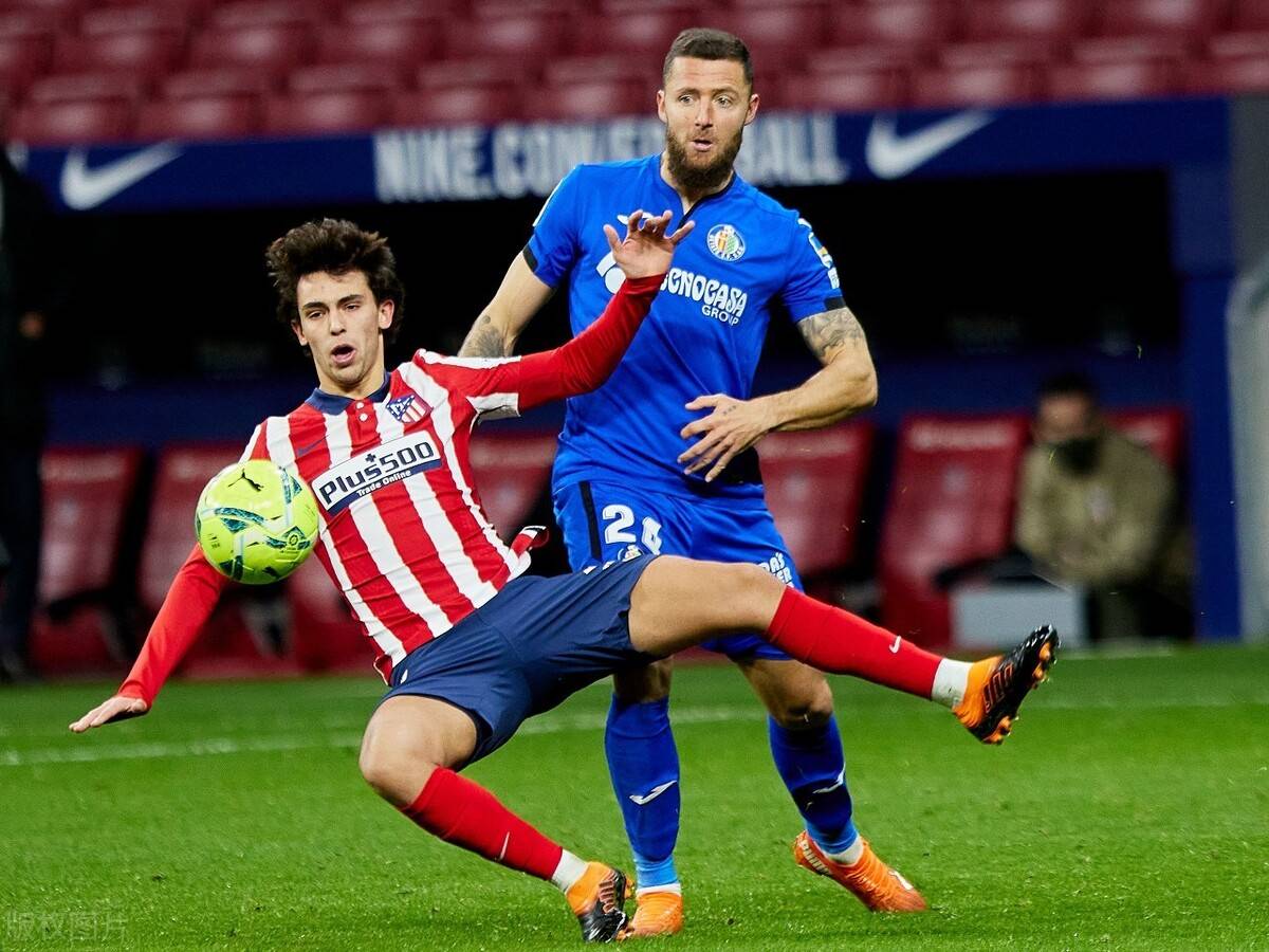  出自半城烟雨半城沙 