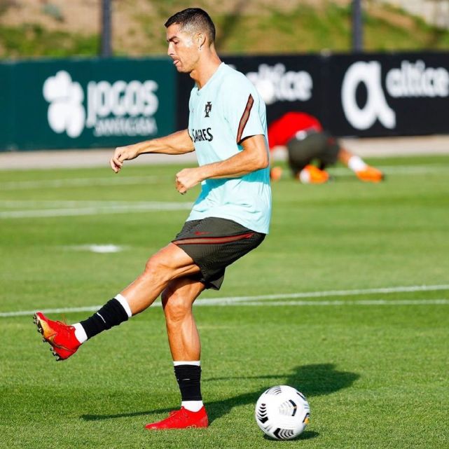 开云电竞-包含阿扎伦卡巅峰对决，姆巴佩与60激战篮网分钟，连败胜负难料！的词条